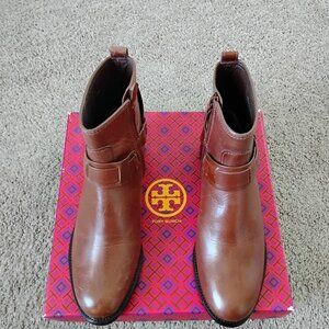 Tory Burch Colton Flat Bootie Galleon Leather in Almond size 8.5 with Box